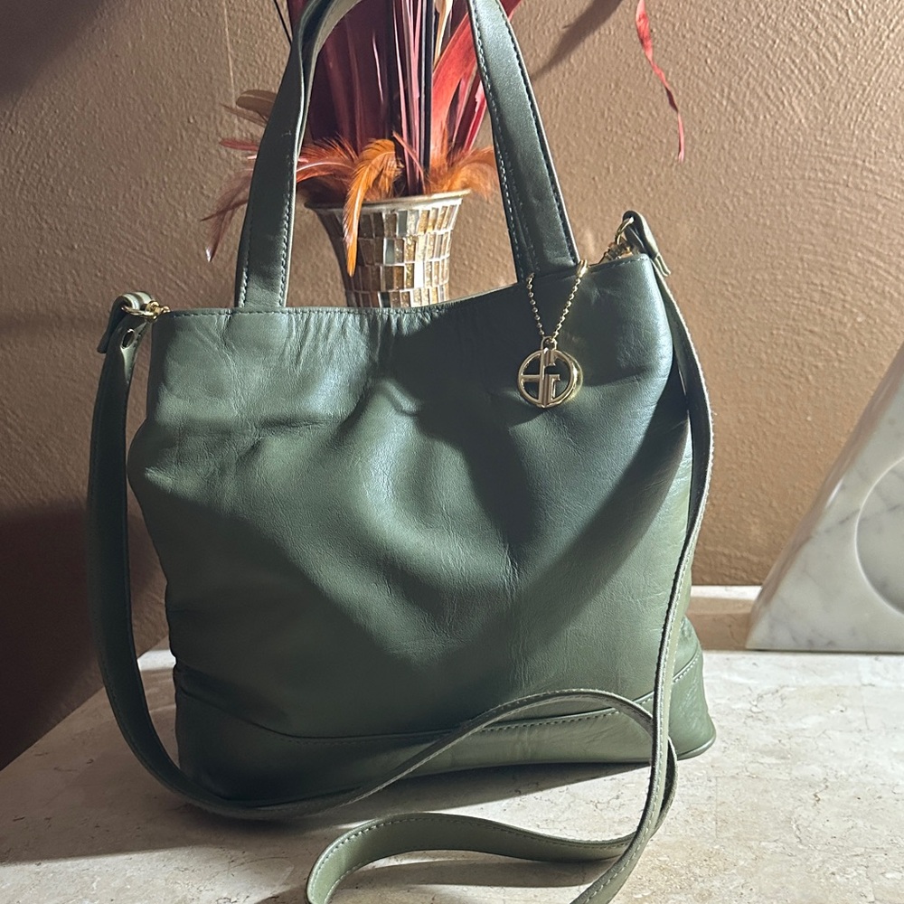 Elegant Green Leather vintage GIANI BERNINI Tote Bag with crossbody strap